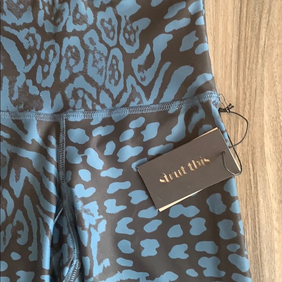 Strut This Teagan Legging - Picture 2 of 5